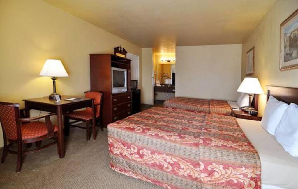 Hilltop Inn&Suites Greenbrier Eksteriør bilde